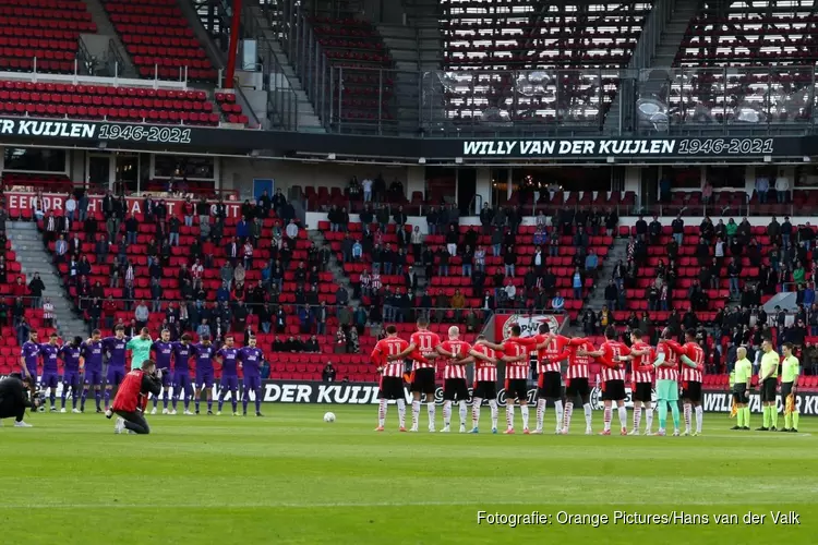 PSV eert Willy van der Kuijlen en klopt FC Groningen nipt