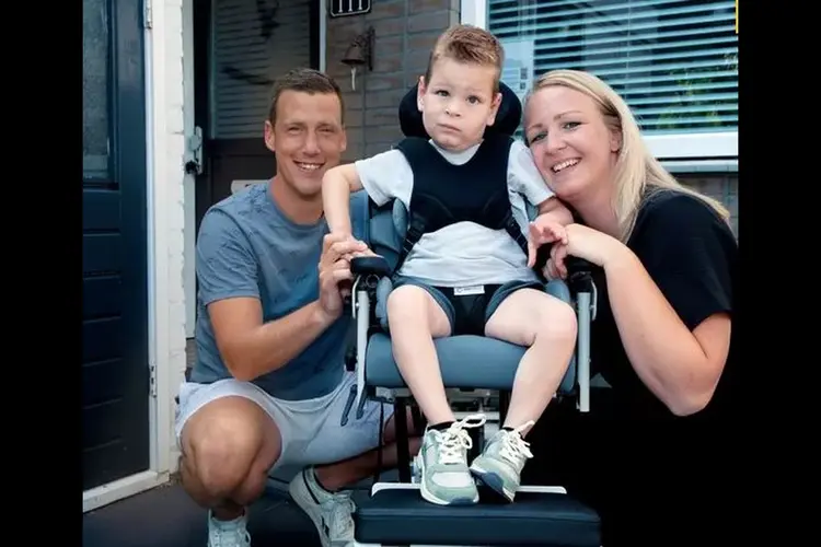 Kniepertjes bakactie op Hondsrugmarkt in Zuidlaren voor het goede doel